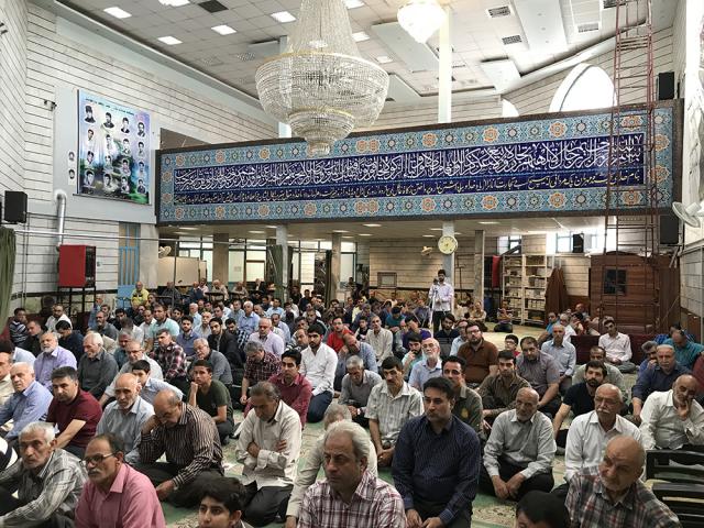 اقامه نماز عیدفطر در مسجد حضرت ابوطالب علیه‌السلام و با امامت حجة‌الاسلام سینایی